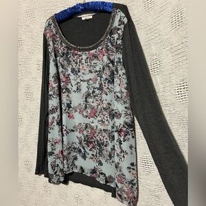 Maurices Top 3 Gray Floral Print Silky Beaded Neckline Popover Shirt Blouse 3X
